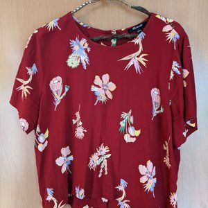 Madewell Red Floral Cropped Top with Button Back, Size L